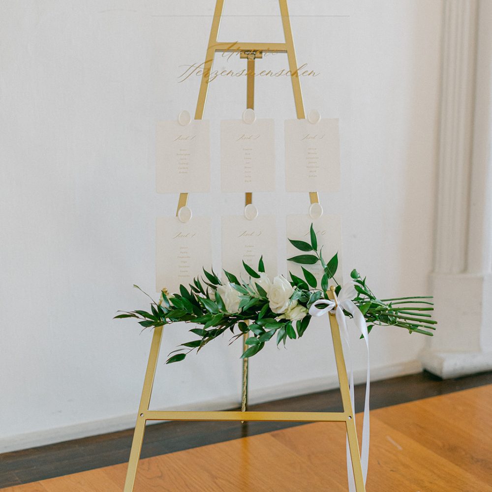 Besonderr Sitzplan für Hochzeit auf Acrylglas